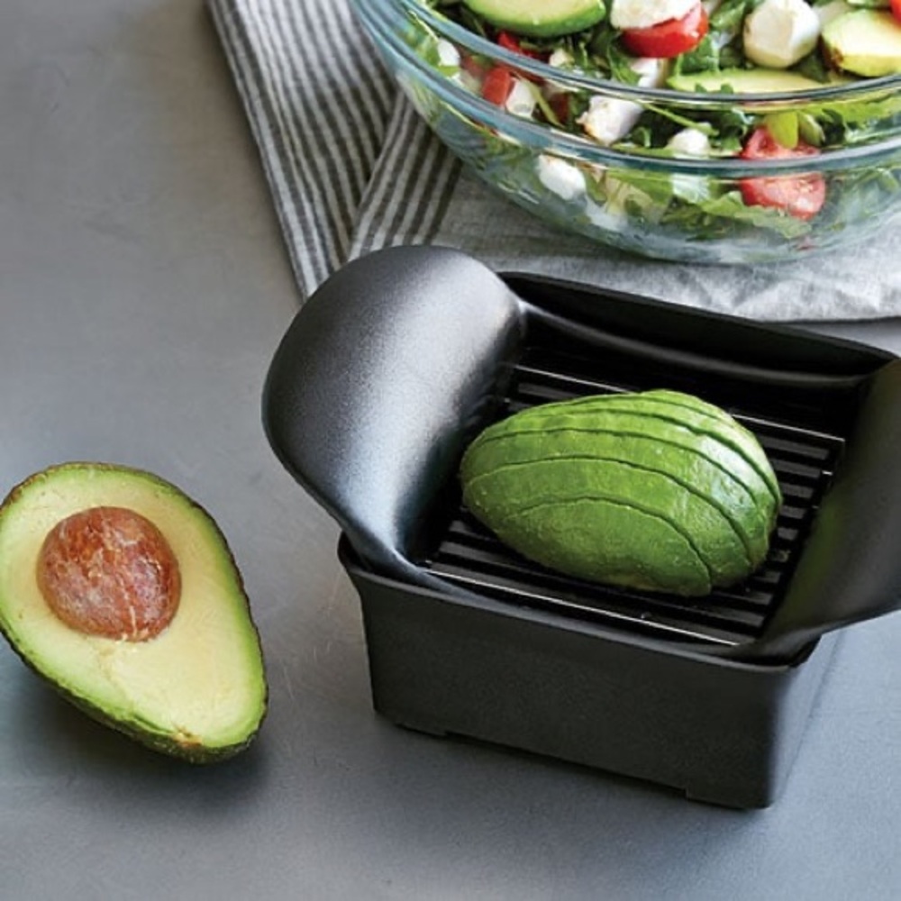 Pre-Owned Pampered Chef’s Quick Slice With Protective Cover